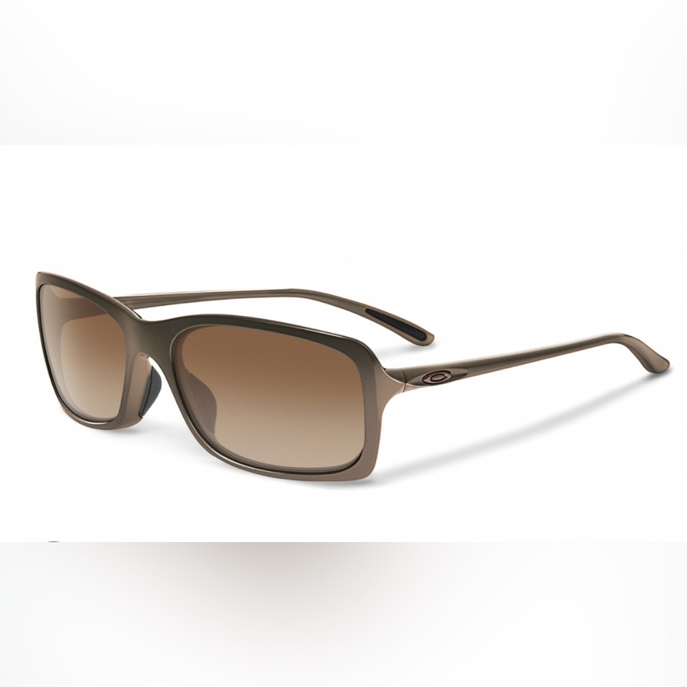 Oakley Brown Sunglasses with Gradient Lenses